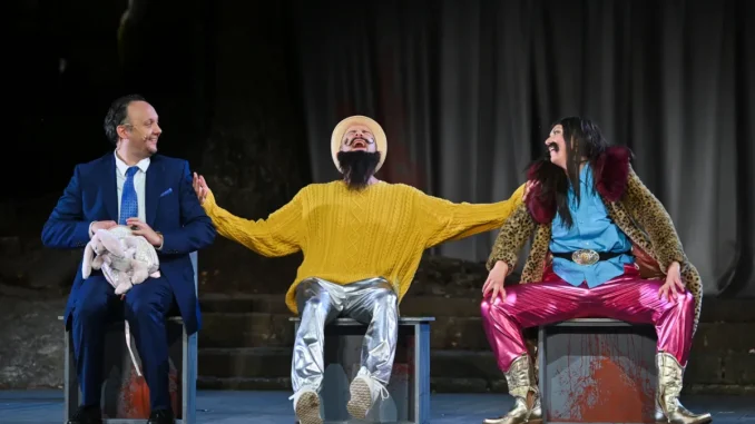 Szene aus ACHTSAM MORDEN bei den Luisenburg-Festspielen